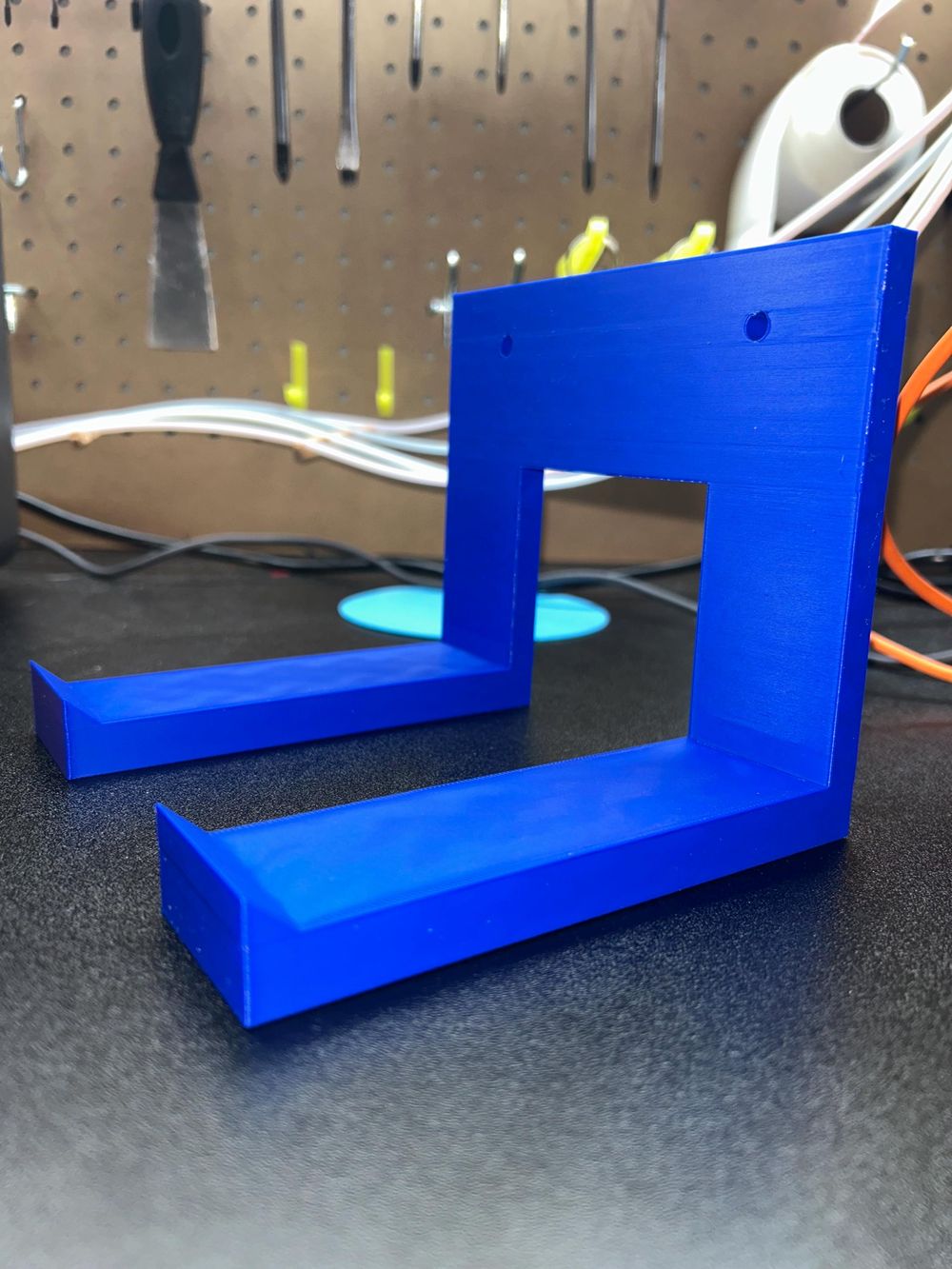 Wall mount for a Thor hammer